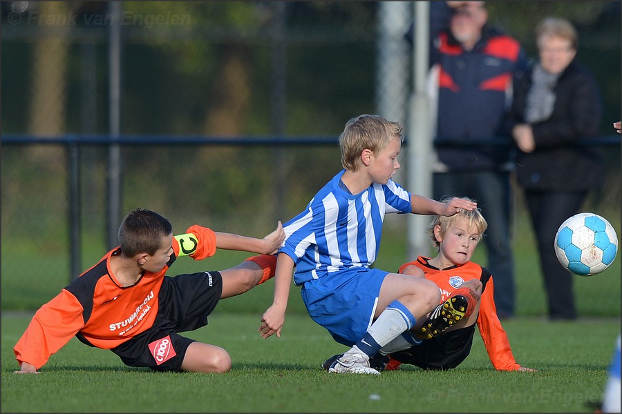 FC Den Bosch - De Jong Academy (D<12) 14 oktober 2012)F04_8908.jpg