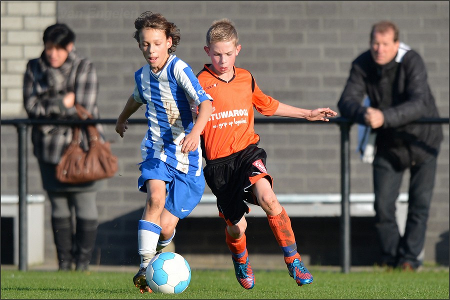 FC Den Bosch - De Jong Academy (D<12) 14 oktober 2012)F04_8937.jpg