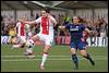 (L-R) Marjolijn van den Bighelaar of Ajax, Kim Mourmans of PSV - fe1605200061.jpg